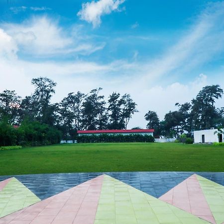 Shanti Resorts Valsad Εξωτερικό φωτογραφία