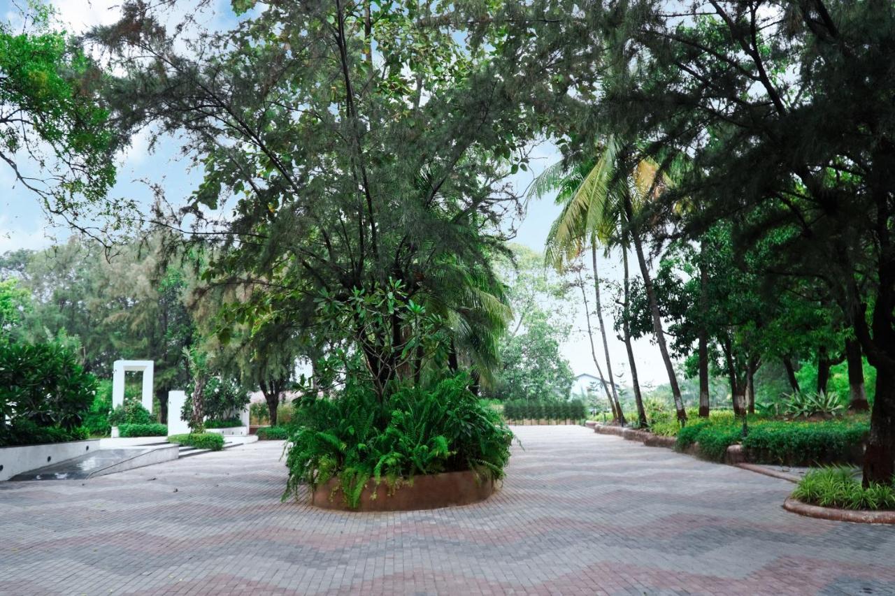 Shanti Resorts Valsad Εξωτερικό φωτογραφία