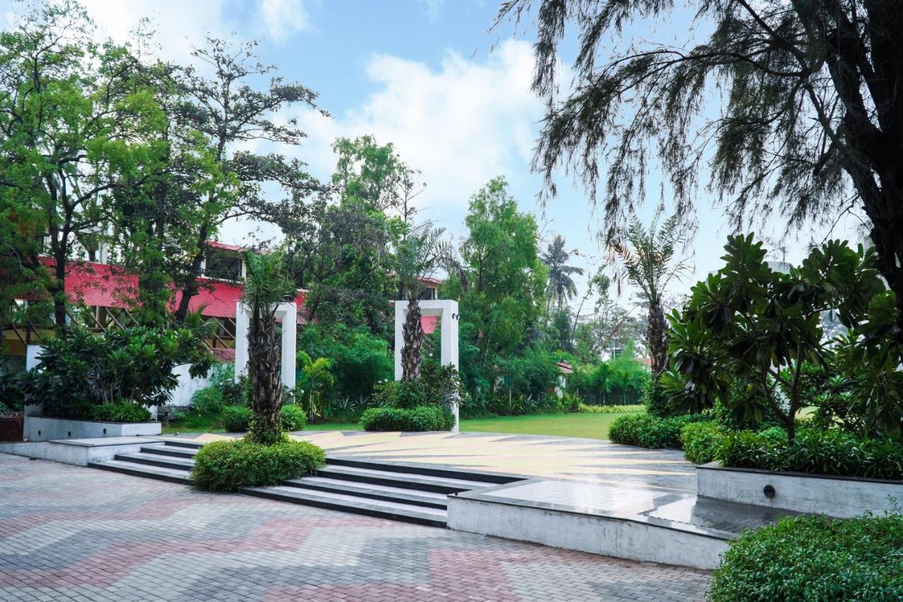 Shanti Resorts Valsad Εξωτερικό φωτογραφία